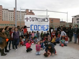 1600 firmas contra la sustitución de la pasarela